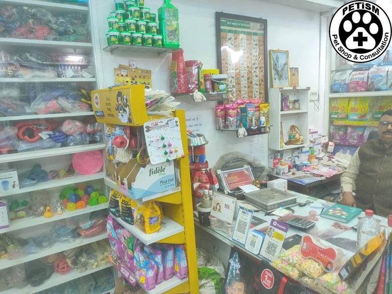 Toys and accessories counter at PETiSM